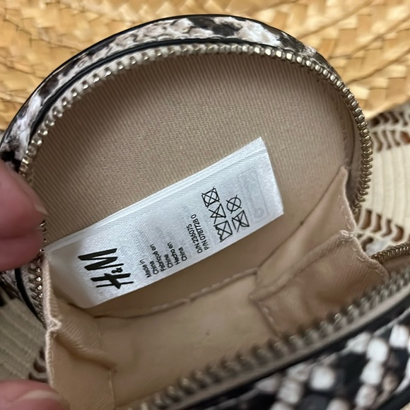 H&M Slides and Wallet Bundles - Picture 7 of 11